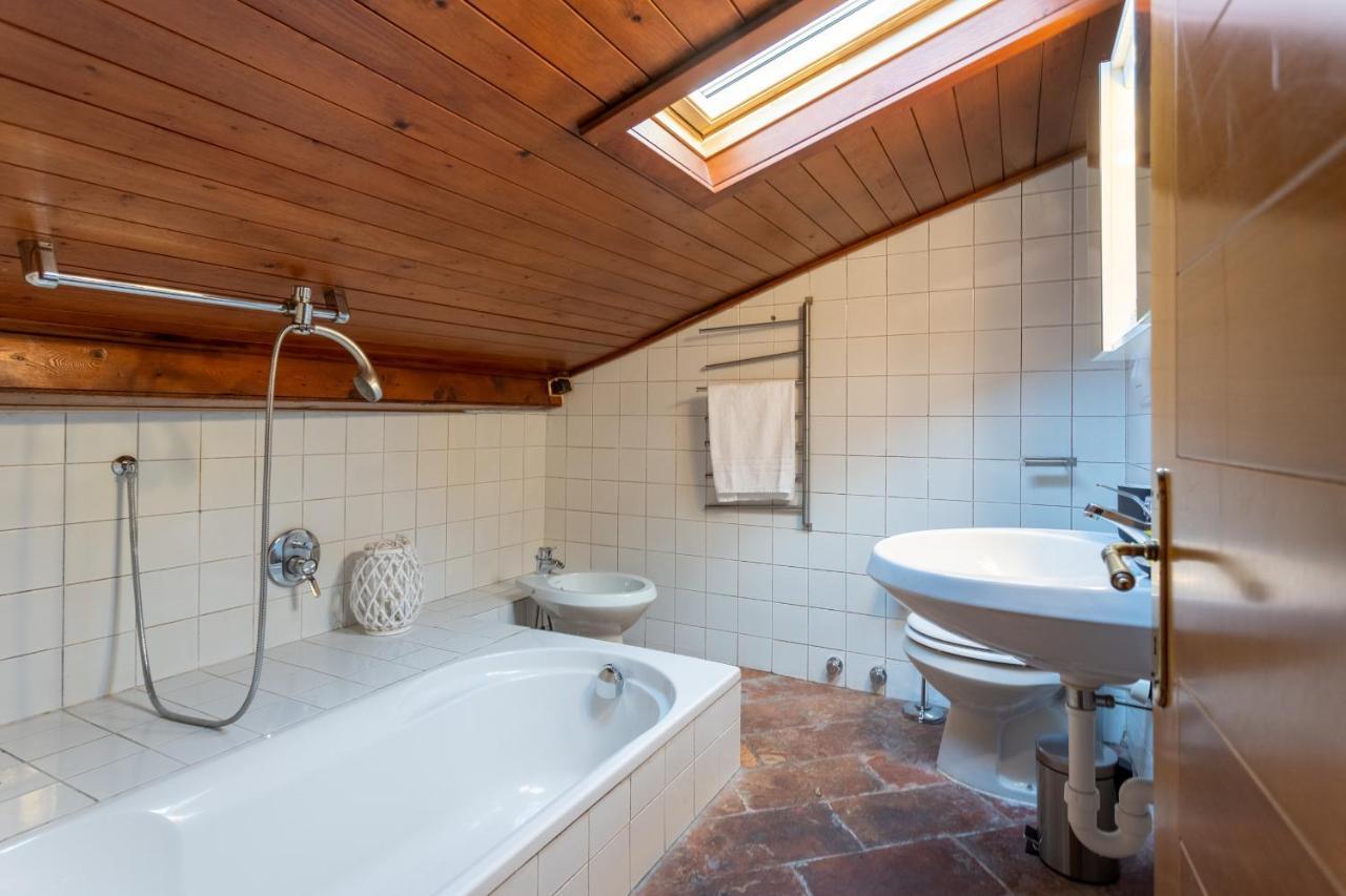 Blue Attic - Historical Como City Center By Rent All Côme Esterno foto